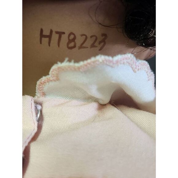 Ashton Drake Brianne 10'' porcelain doll - Picture 8 of 8